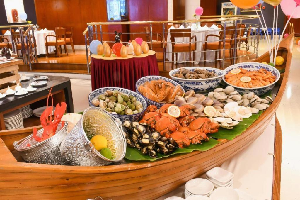 Kai Wah Plaza International Hotel Куньмин Экстерьер фото